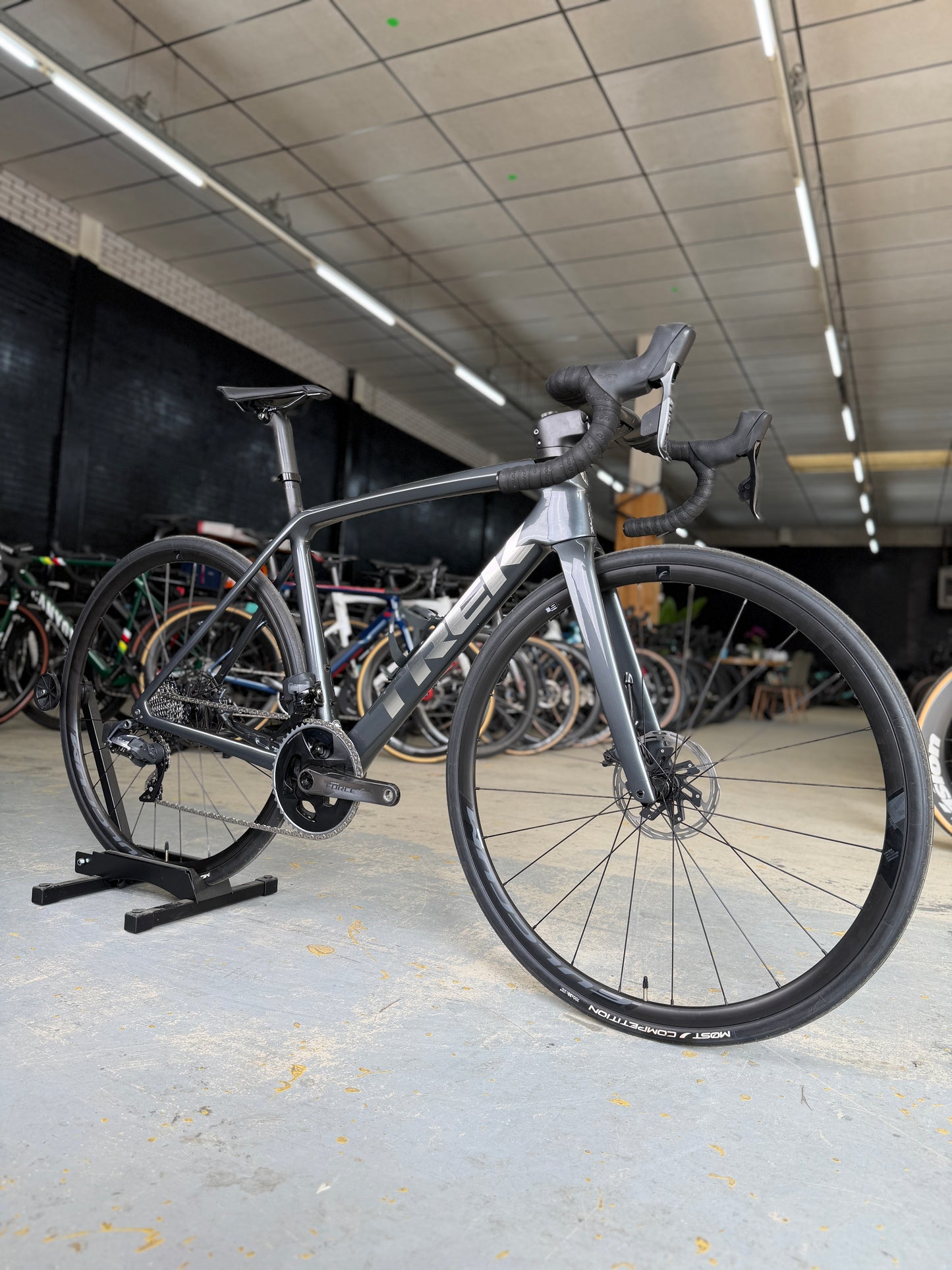 Trek Émonda SL6 AXS Carbon Road Bike
