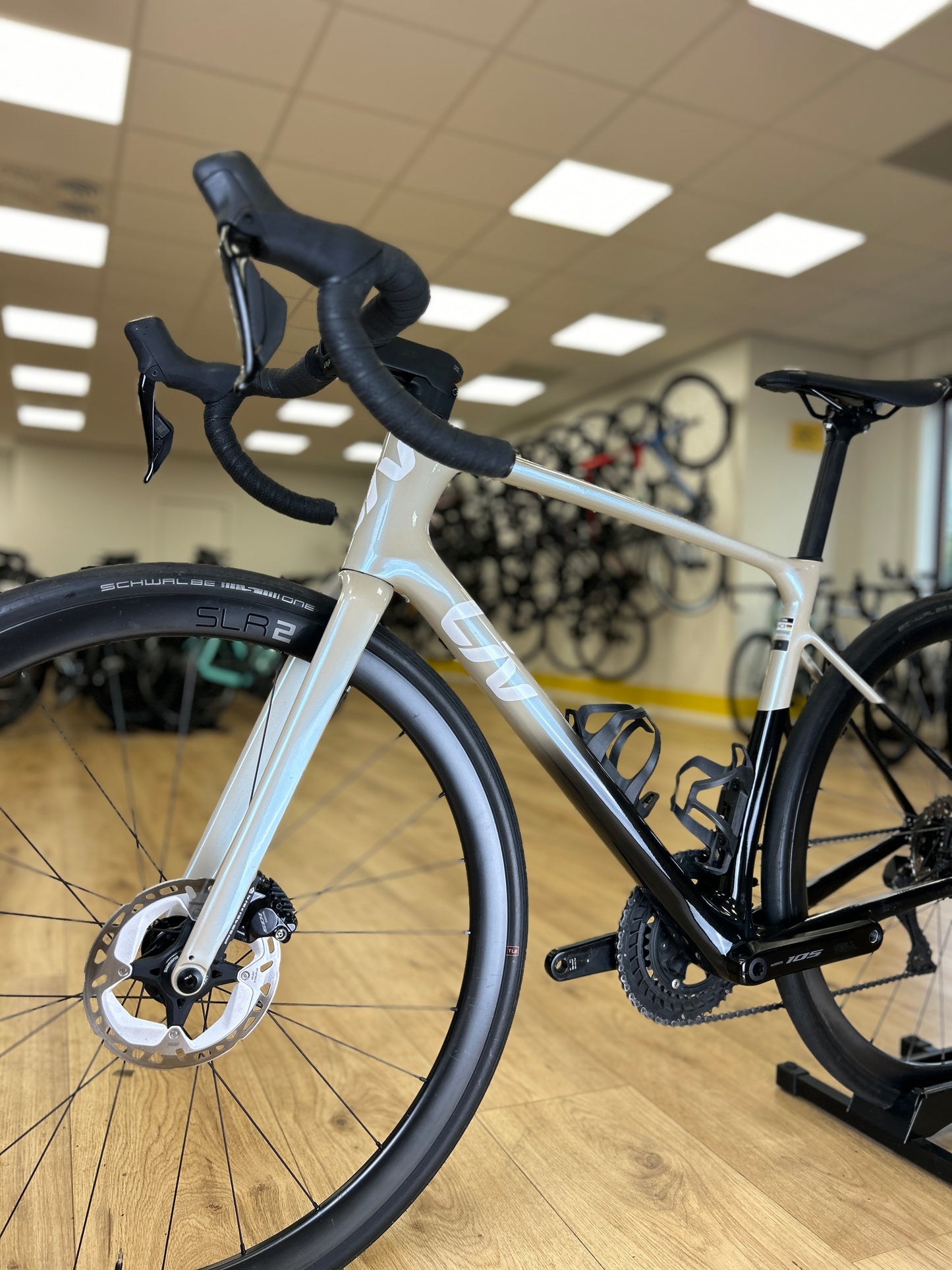 Liv Avail DI2 Carbon Disc Racefiets
