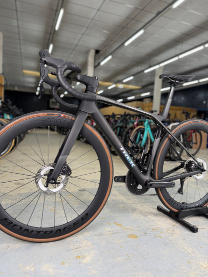 1000km Trek Madone SLR7 Di2 Carbon Racefiets