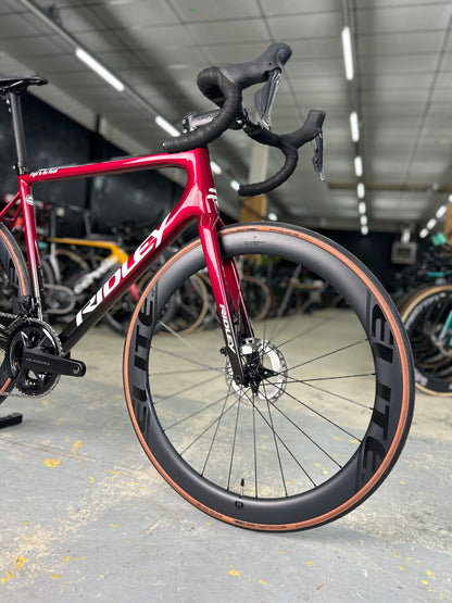Showroom model Ridley Helium SLX Di2 Carbon Race Bike