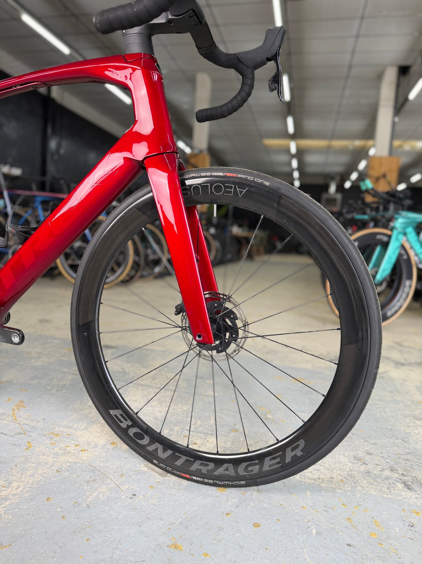 1000km Trek Madone SLR7 eTap Carbon Racefiets