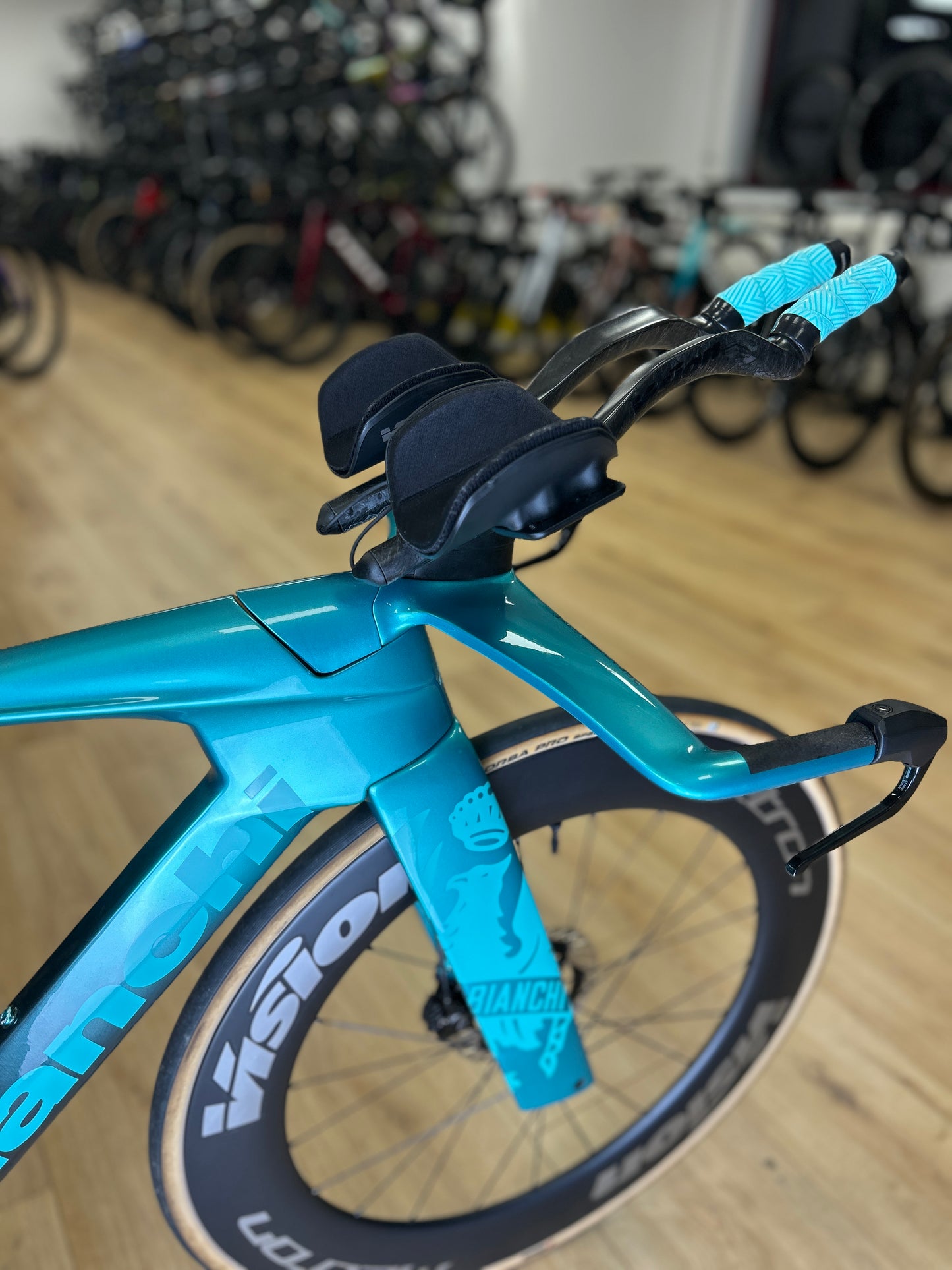 Bianchi Aquila RC Disc Di2 Carbon TT