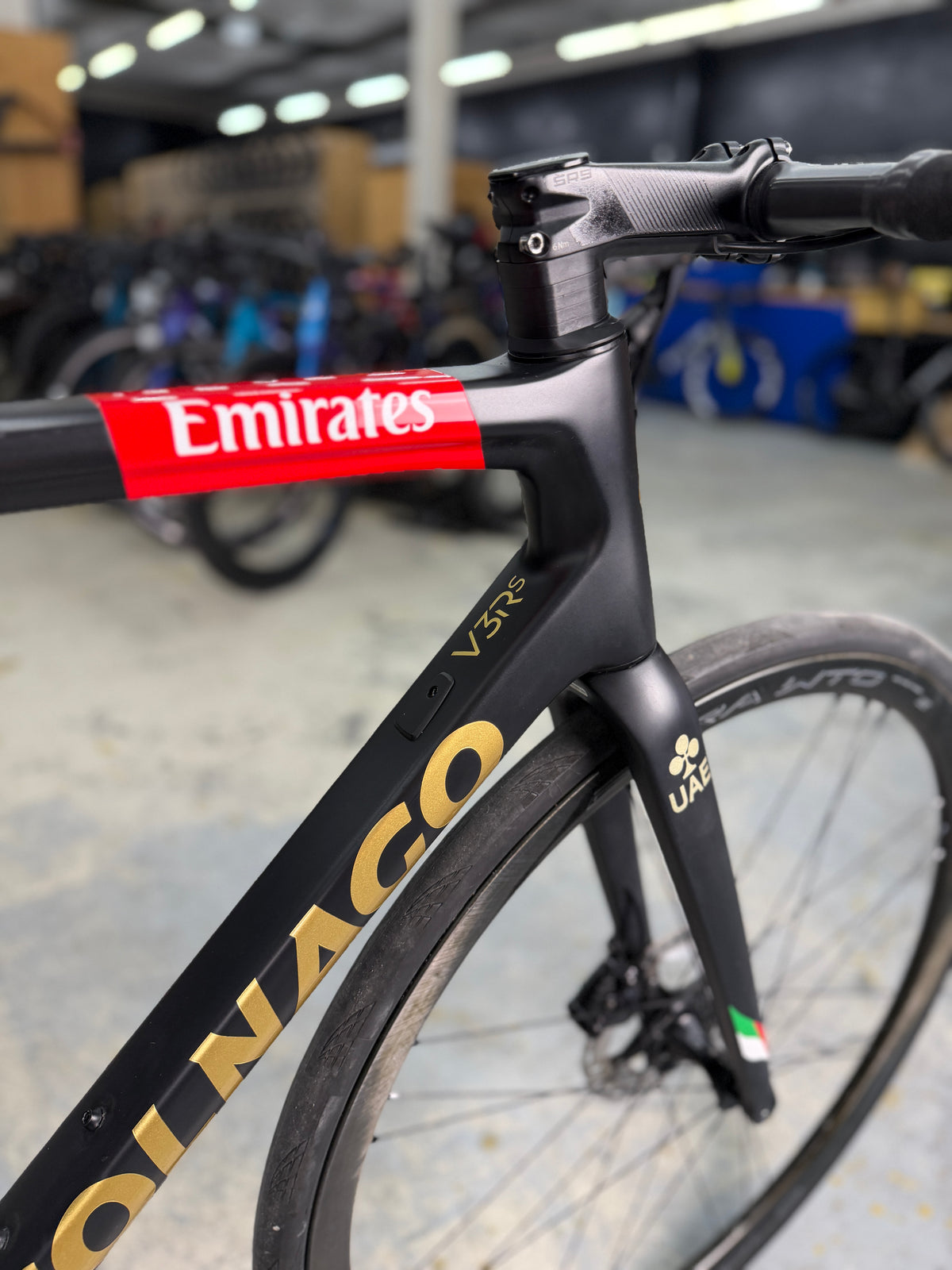Colnago V3 Di2 UAE Team Carbon Racefiets