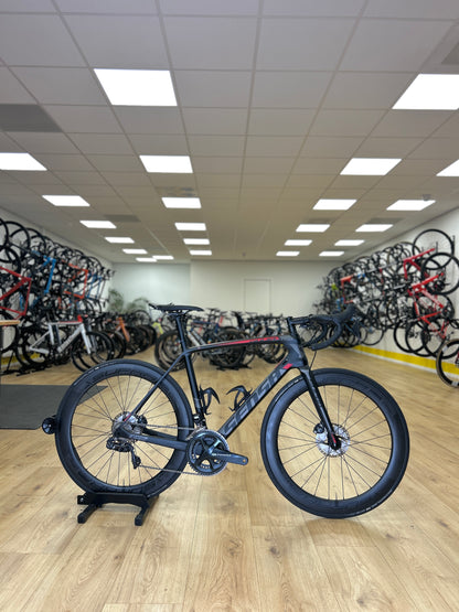 SHOWROOM MODEL Sensa Guilia G2 Di2 Carbon Racefiets