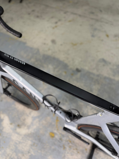 300km Canyon Aeroad CF SLX Di2 Carbon Racefiets