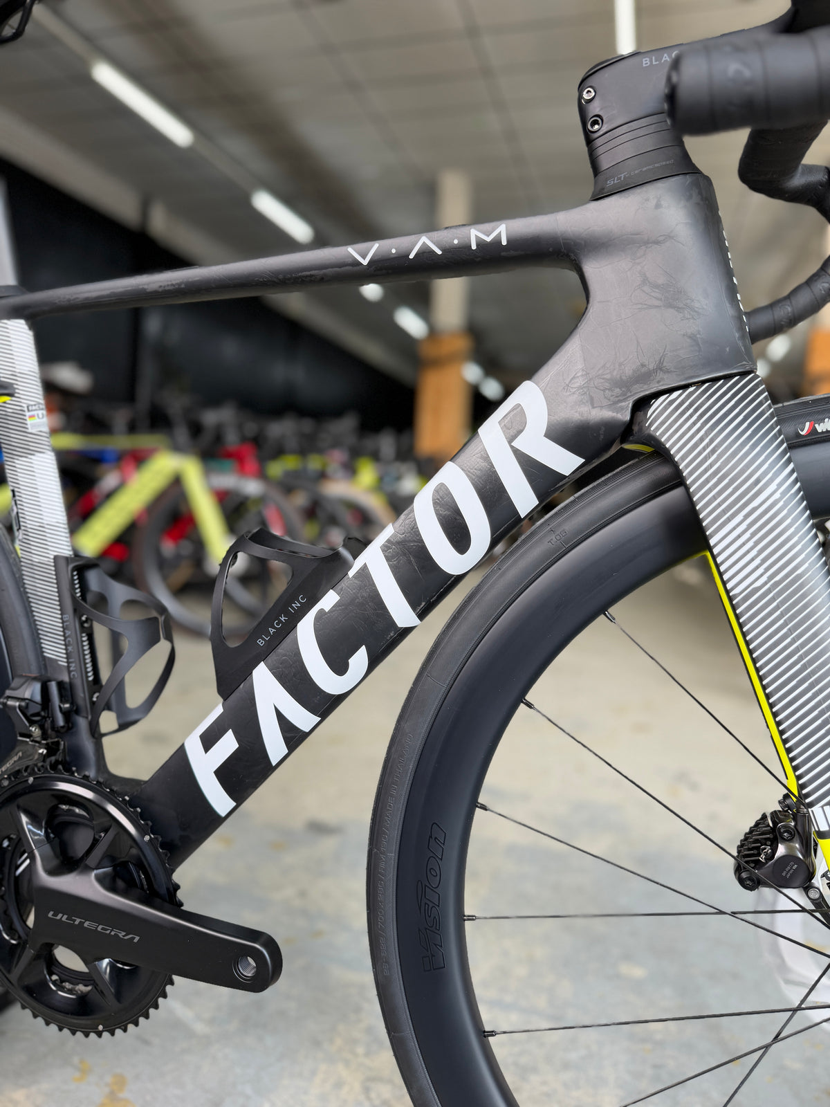 NIEUW Factor Ostro VAM Di2 Carbon Racefiets