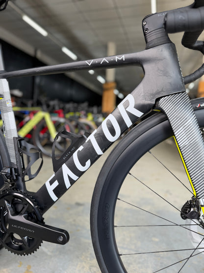 NIEUW Factor Ostro VAM Di2 Carbon Racefiets