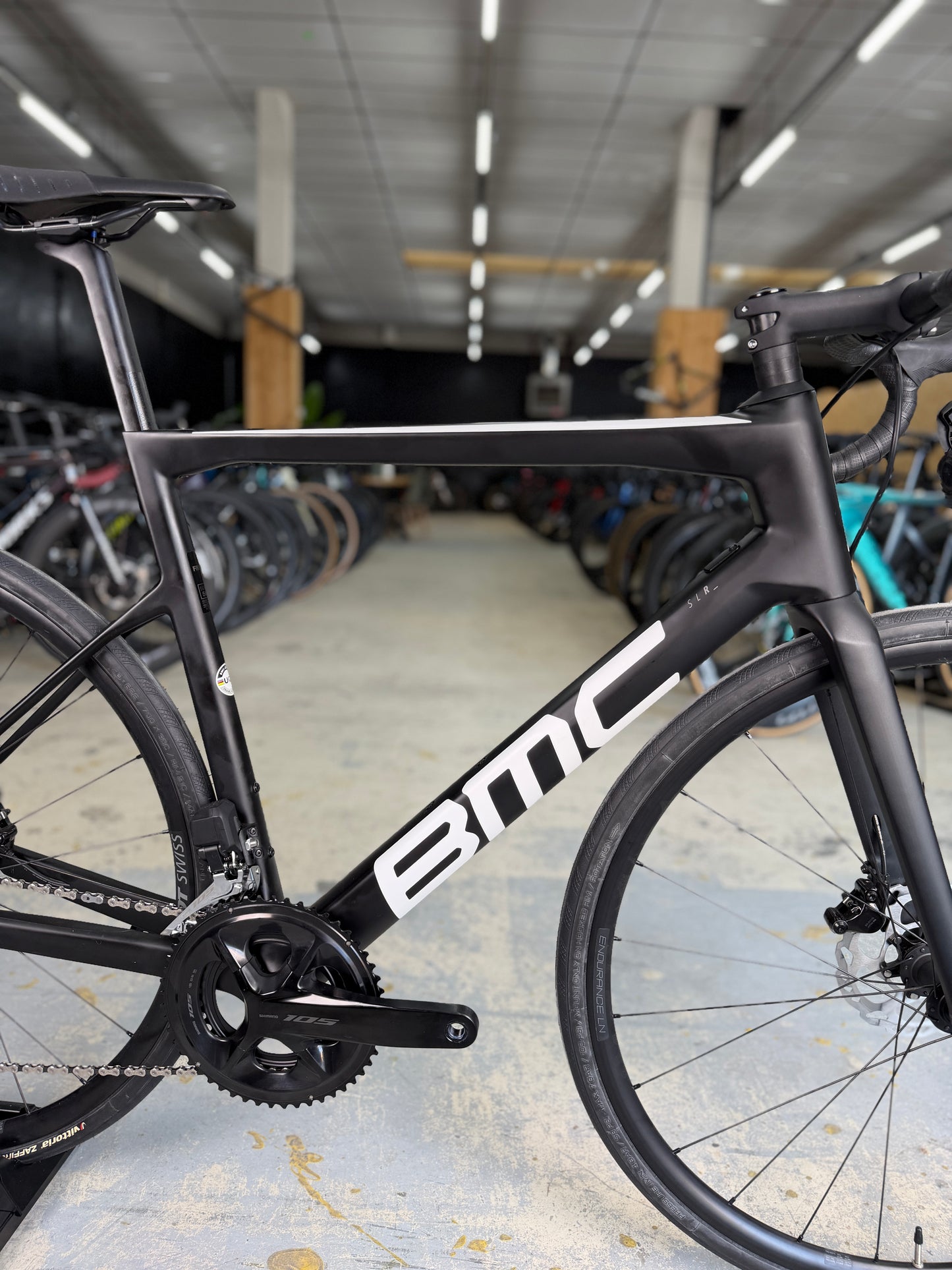 NIEUW BMC Teammachine SLR FIVE Di2 Carbon Racefiets