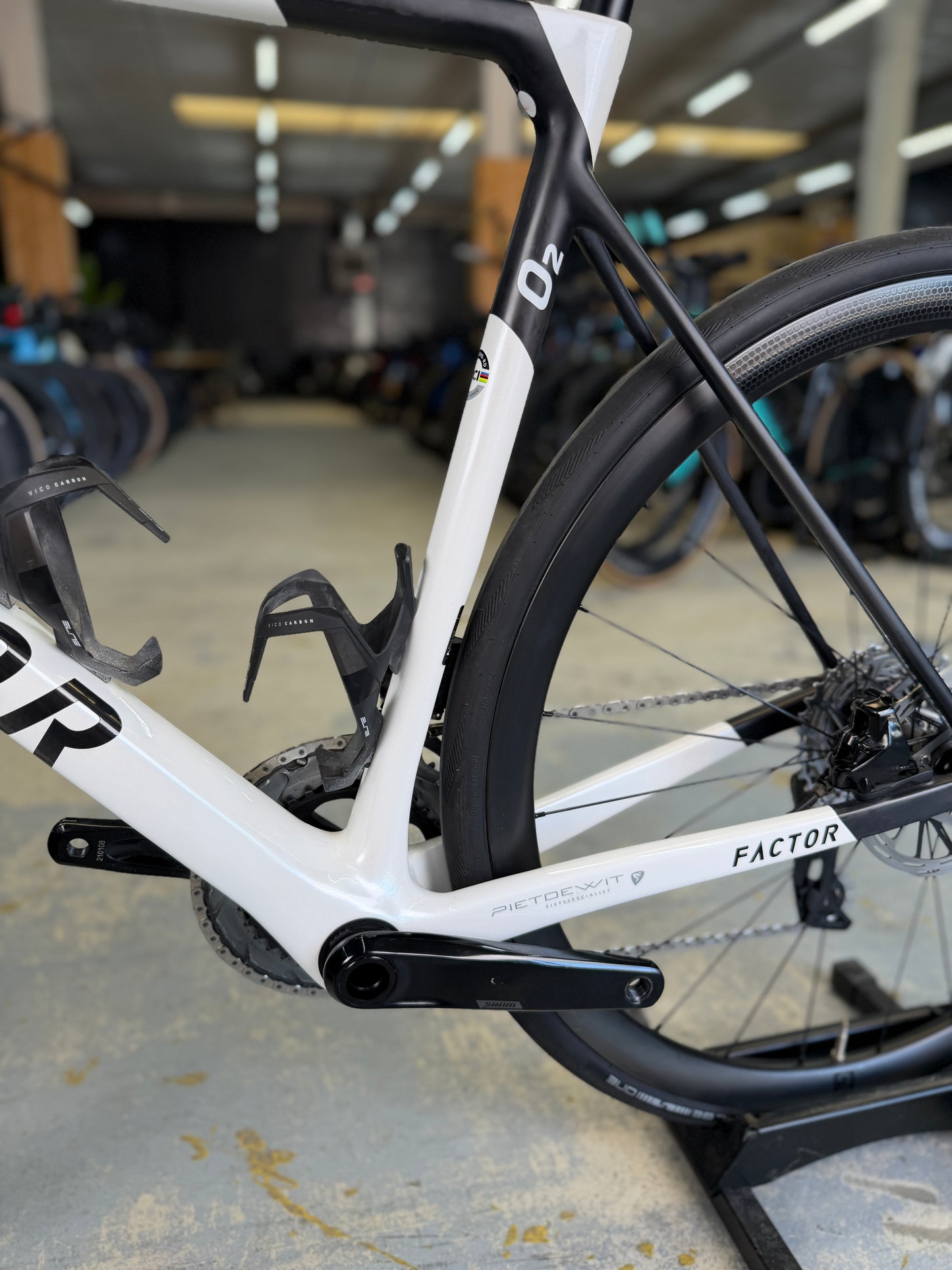 Factor O2 AXS Carbon Racefiets