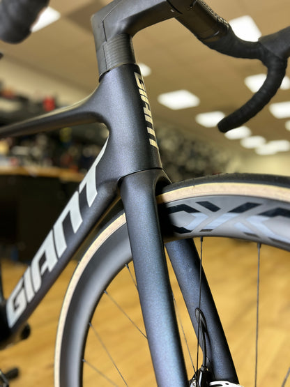 Giant Propel Advanced 1 AXS Carbon Road Bike