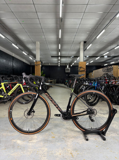 Giant Defy Advanced AXS Carbon Racefiets