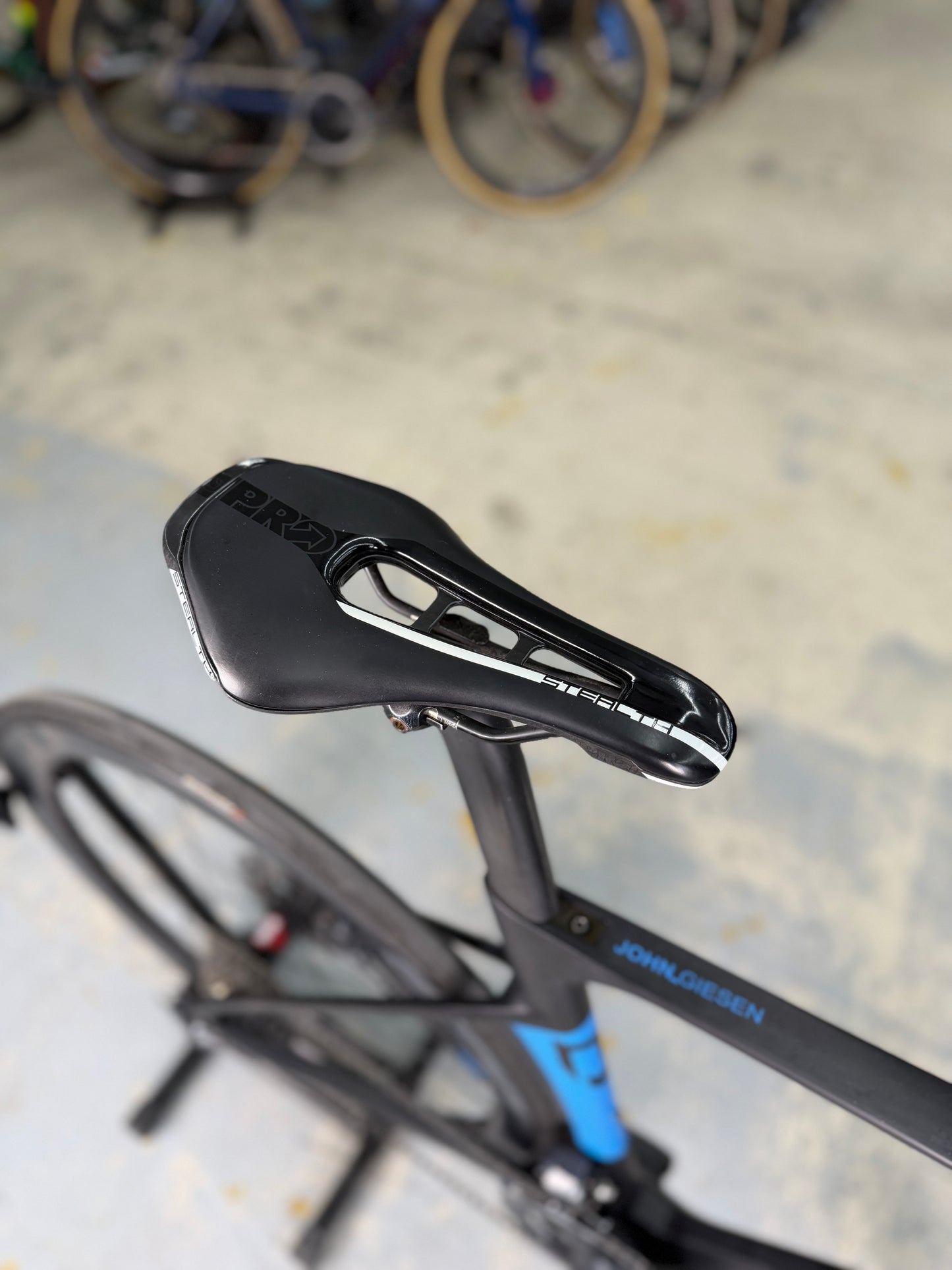 Roger de Vlaeminck Tirreno DSQ Di2 Carbon Road Bike