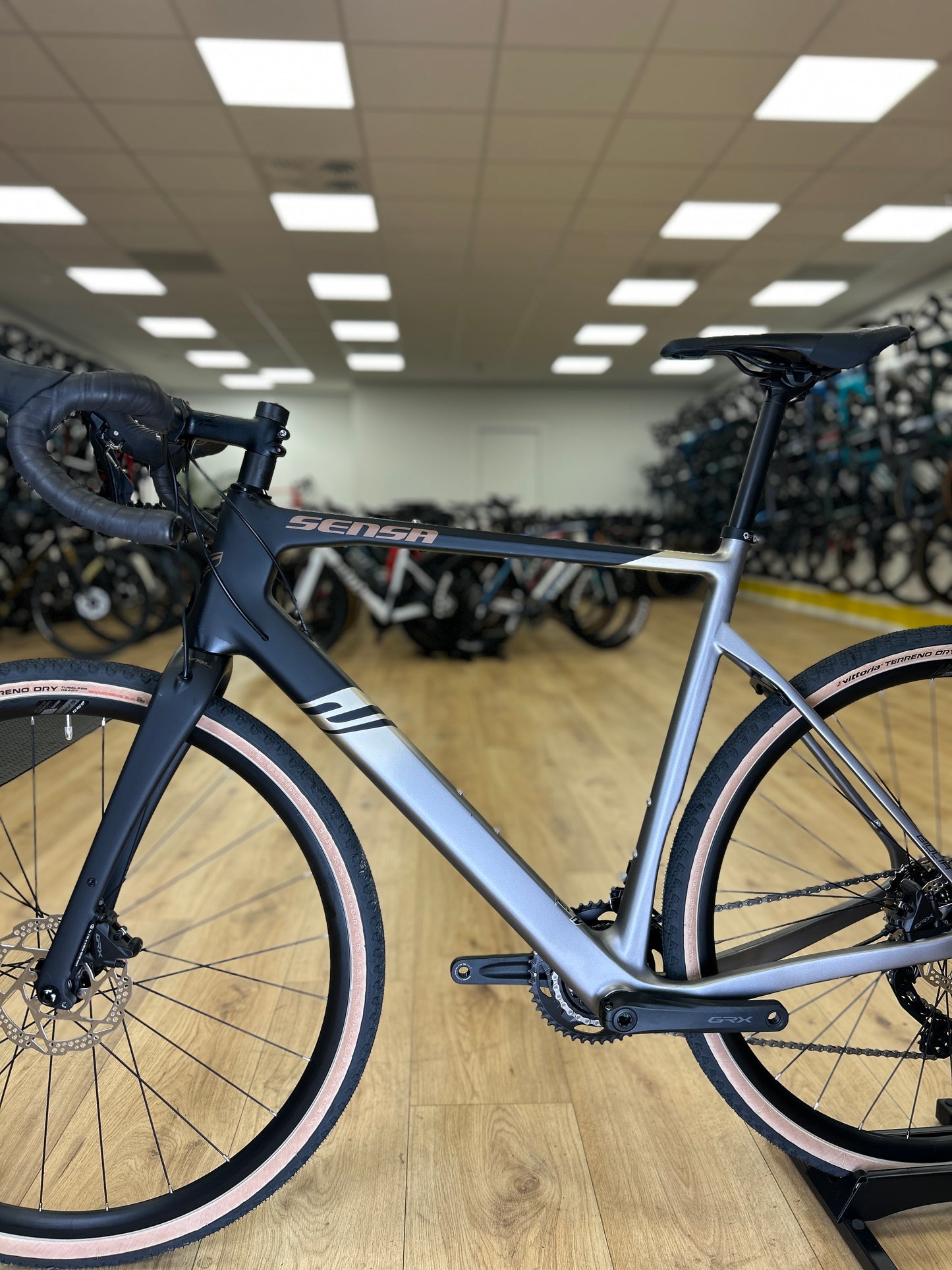 0km Showroom Model Sensa Giulia Elite Gravel