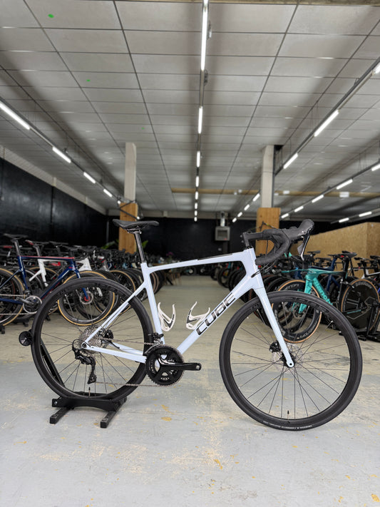 Cube Attain Carbon Racefiets