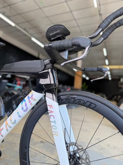 Demo Factor SLiCK Di2 Carbon TT