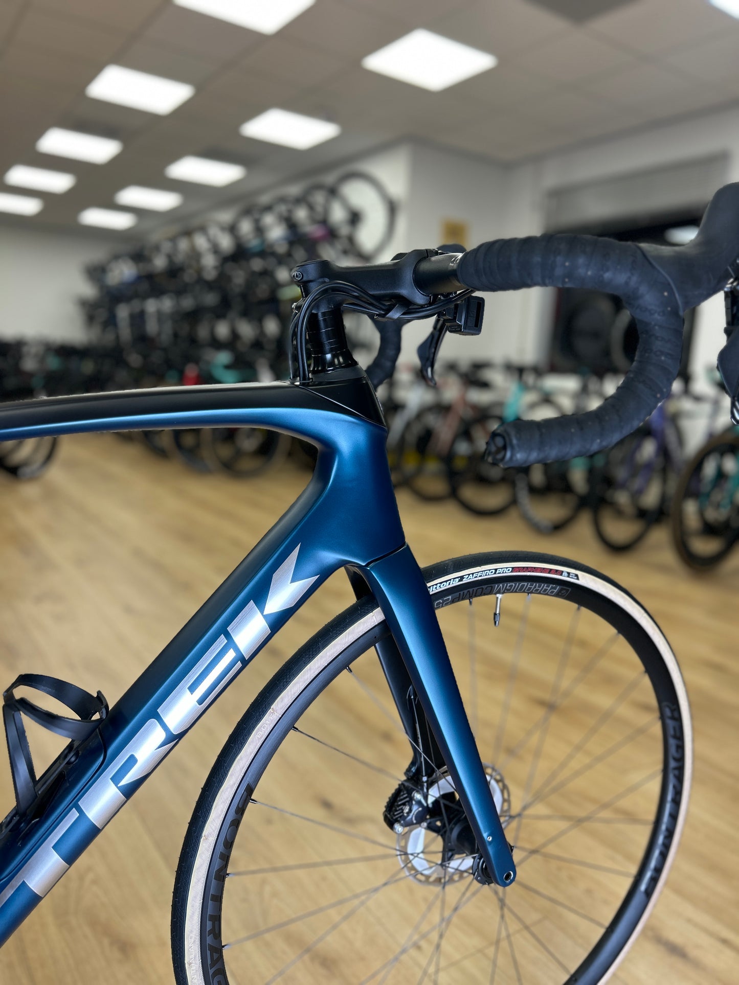 Trek Domane SL6 Disc Carbon Road Bike
