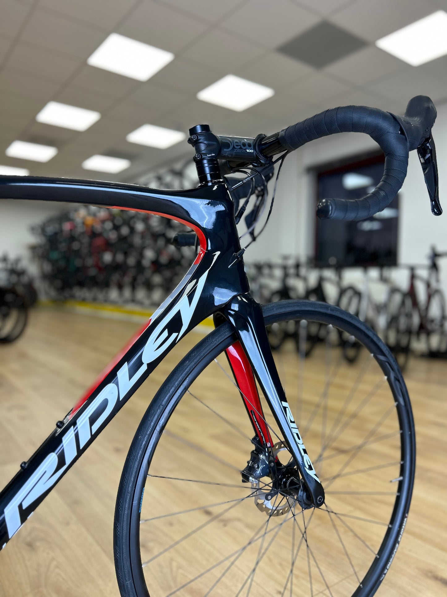 Ridley Fenix Carbon Ultegra Disc Racefiets