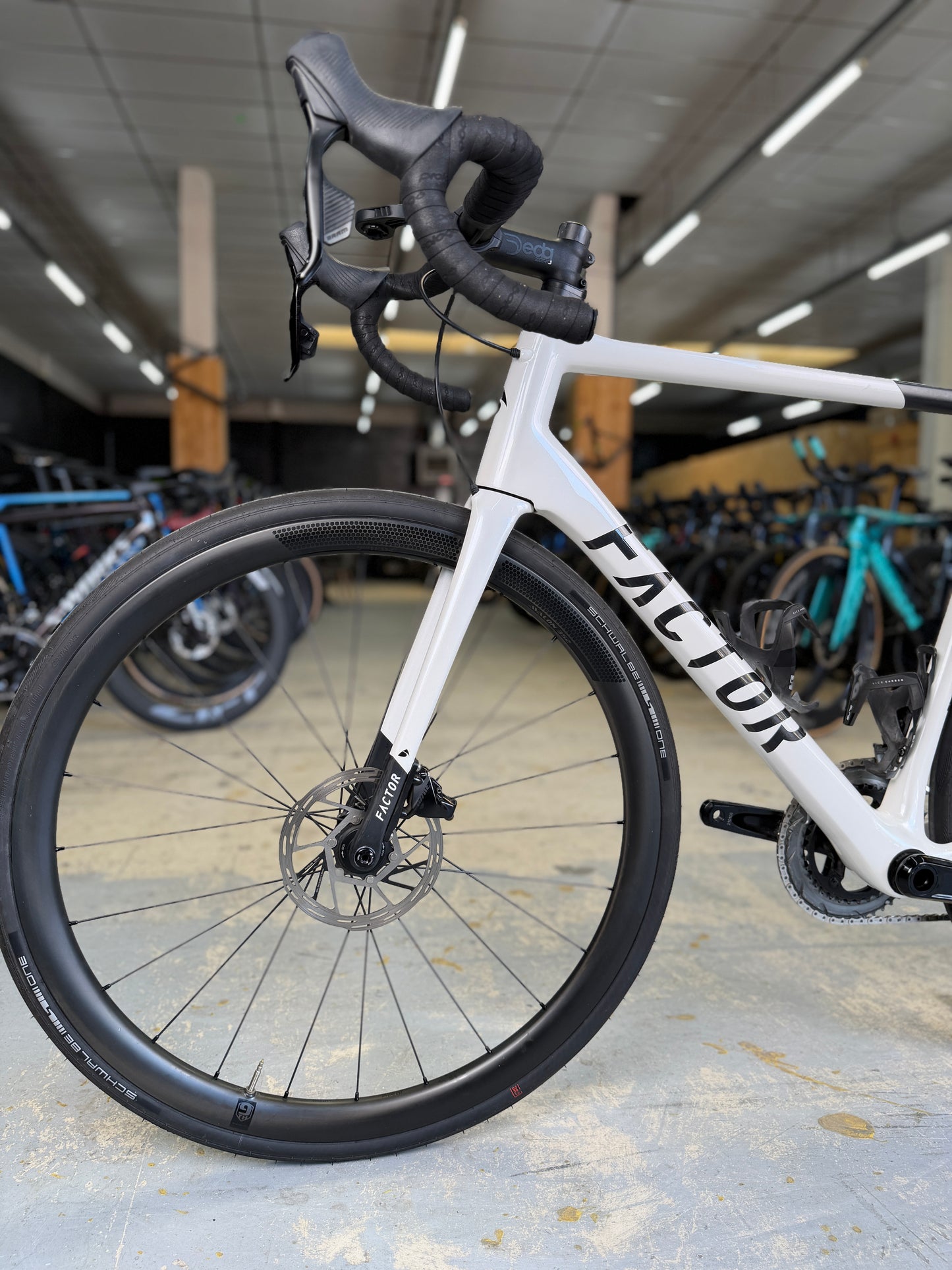 Factor O2 AXS Carbon Racefiets