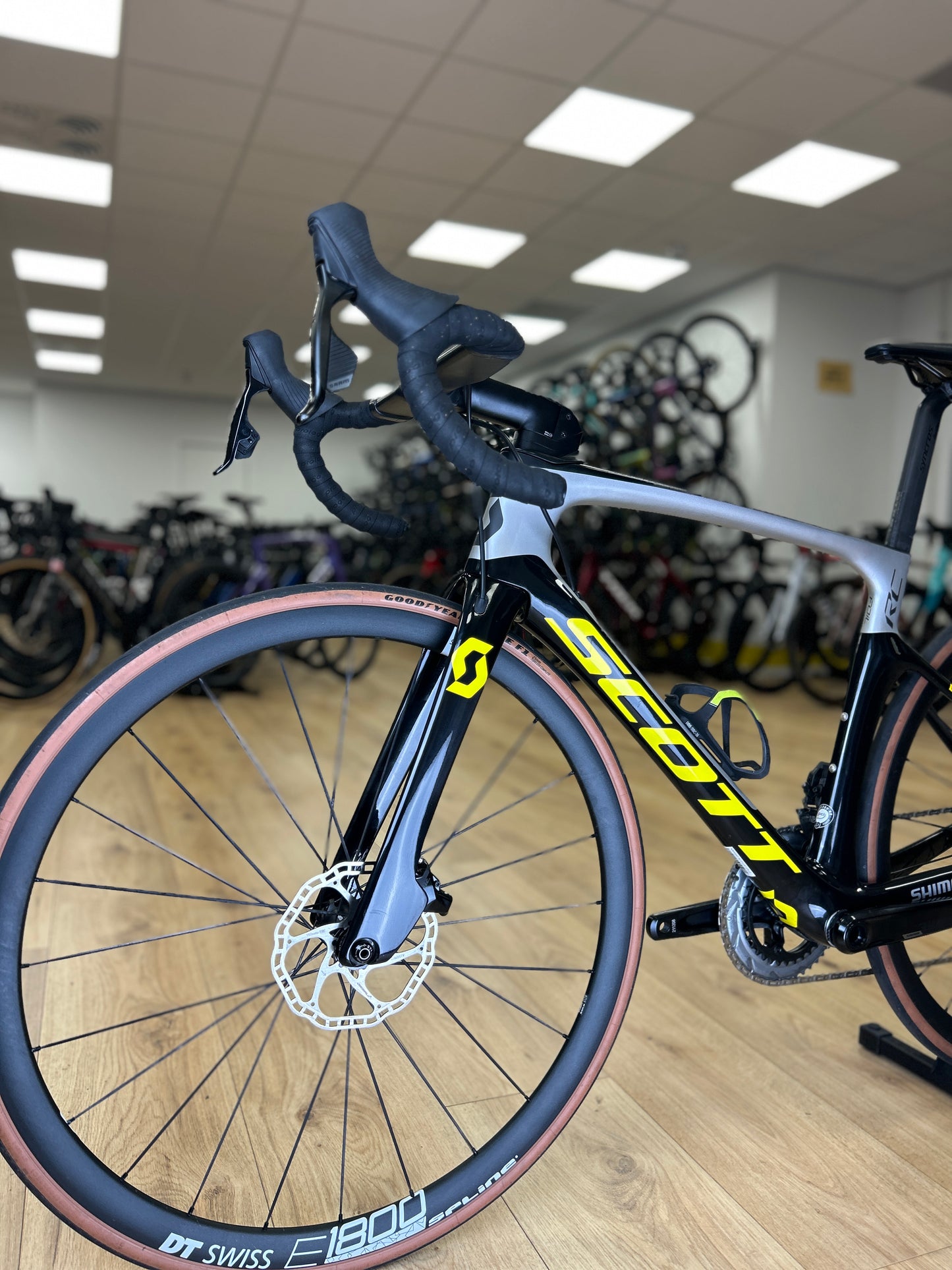 Scott Foil RC AXS Carbon Road Bike