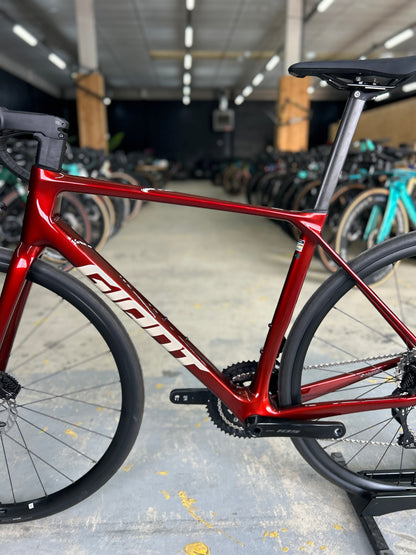 Showroom Model Giant TCR Advanced 1 Di2 Carbon Road Bike
