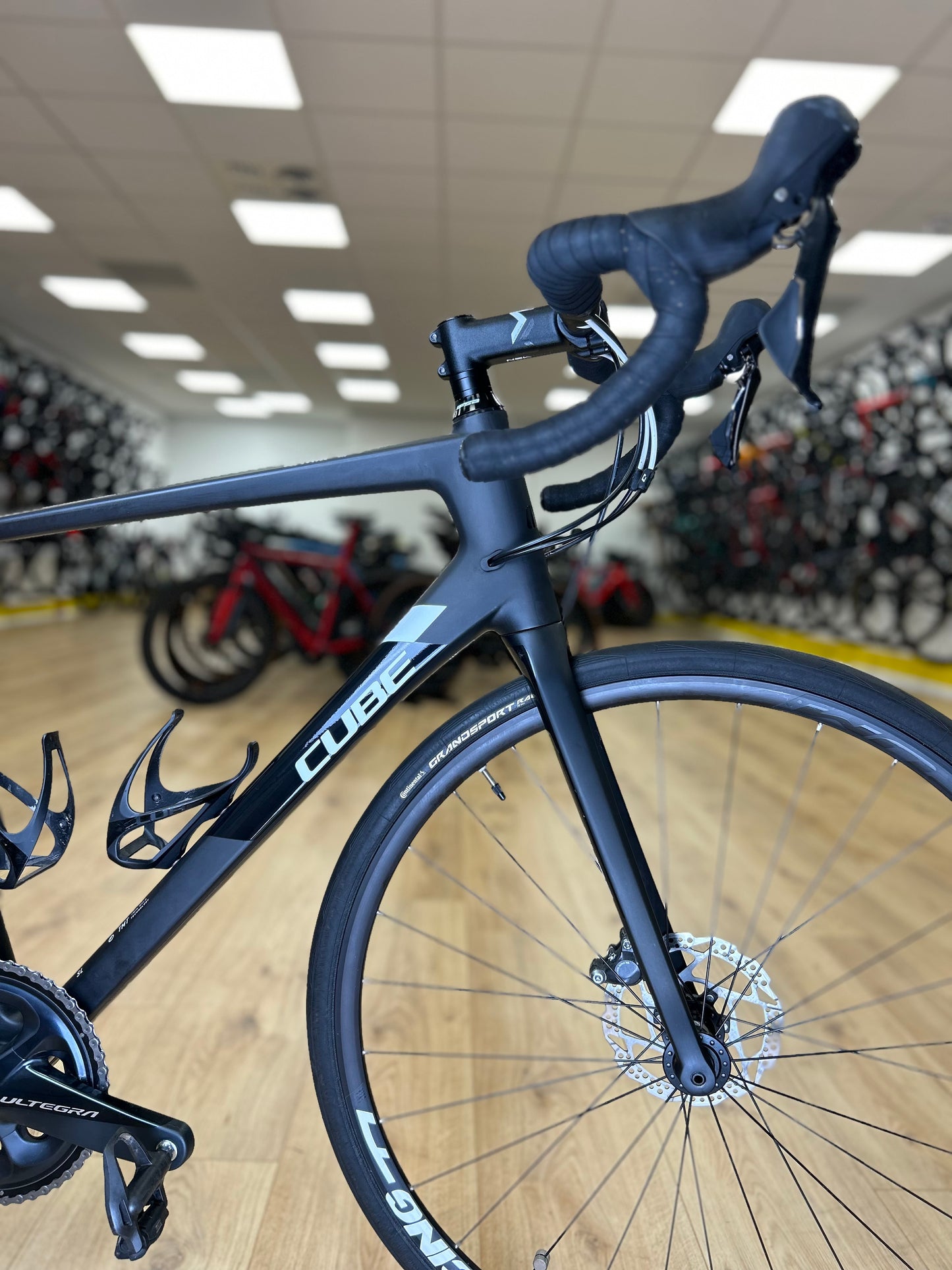 Cube Attain Carbon Ultegra Racefiets