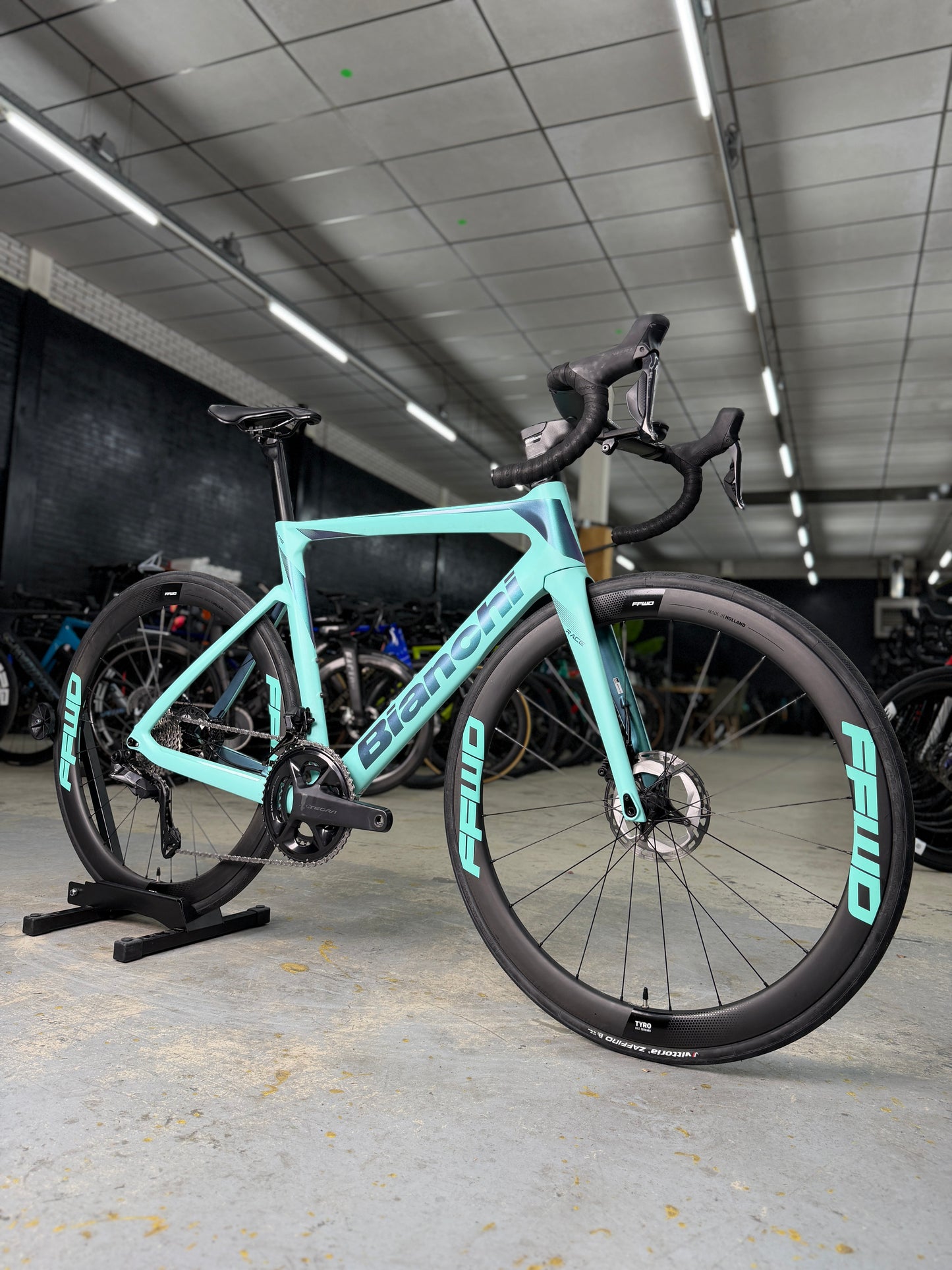 Bianchi Oltre Race Di2 Carbon Road Bike