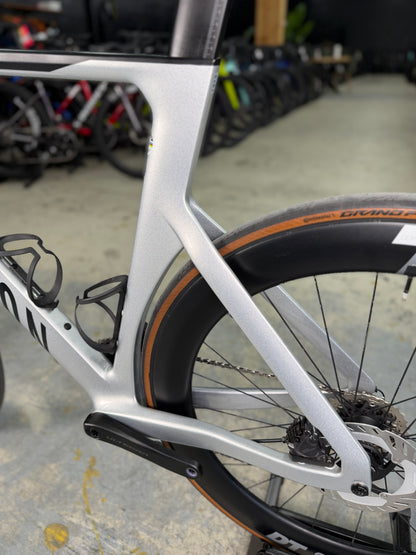 300km Canyon Aeroad CF SLX Di2 Carbon Racefiets
