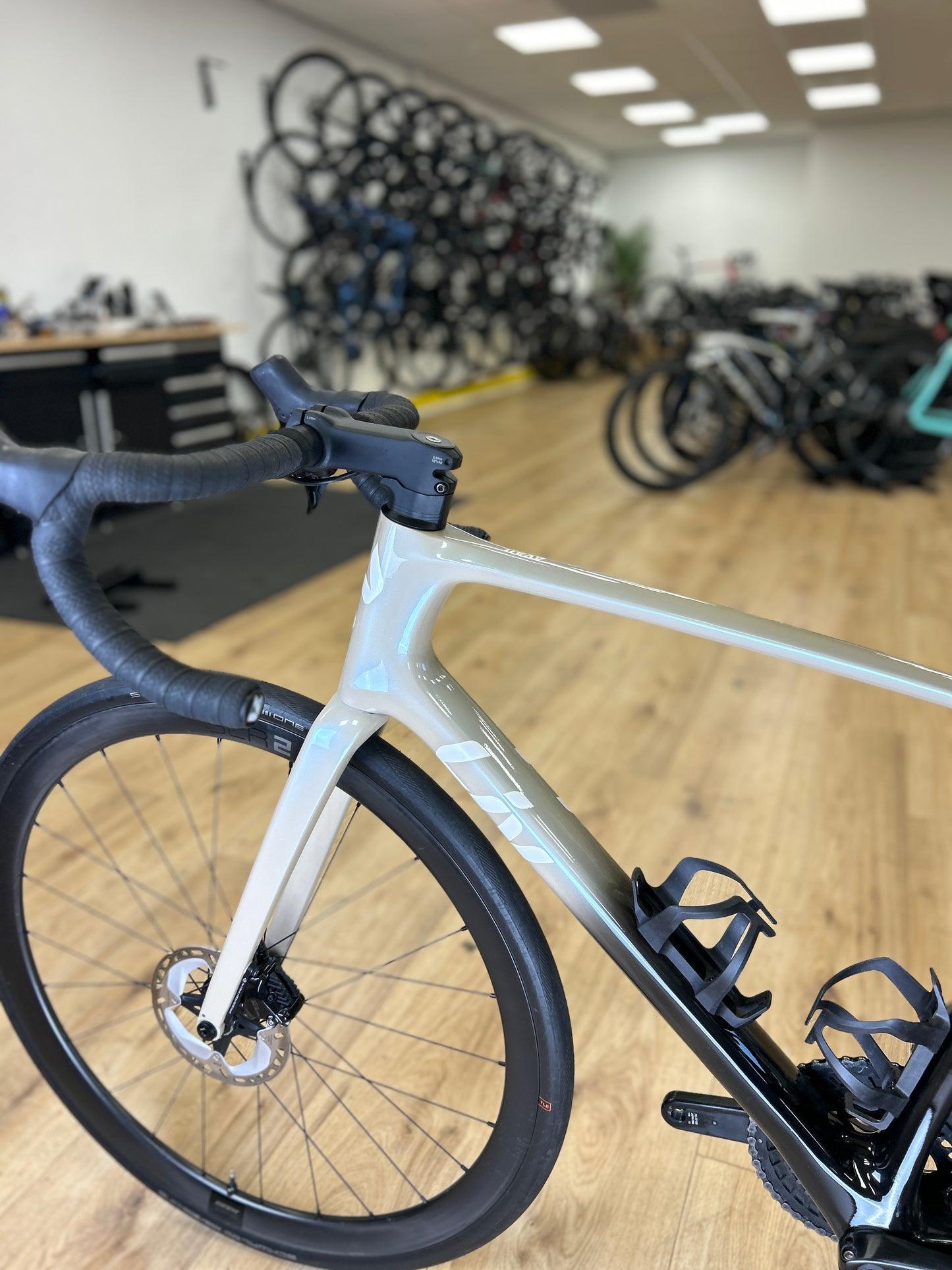 Liv Avail DI2 Carbon Disc Racefiets