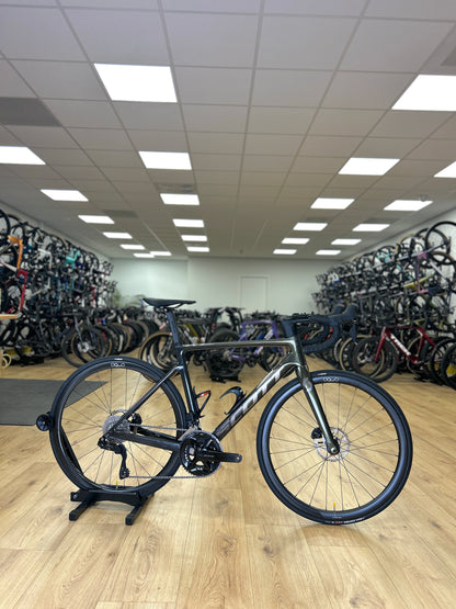 Scott Addict RC Di2 Carbon Road Bike