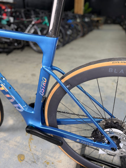 NIEUW Factor Ostro VAM Di2 Carbon Racefiets