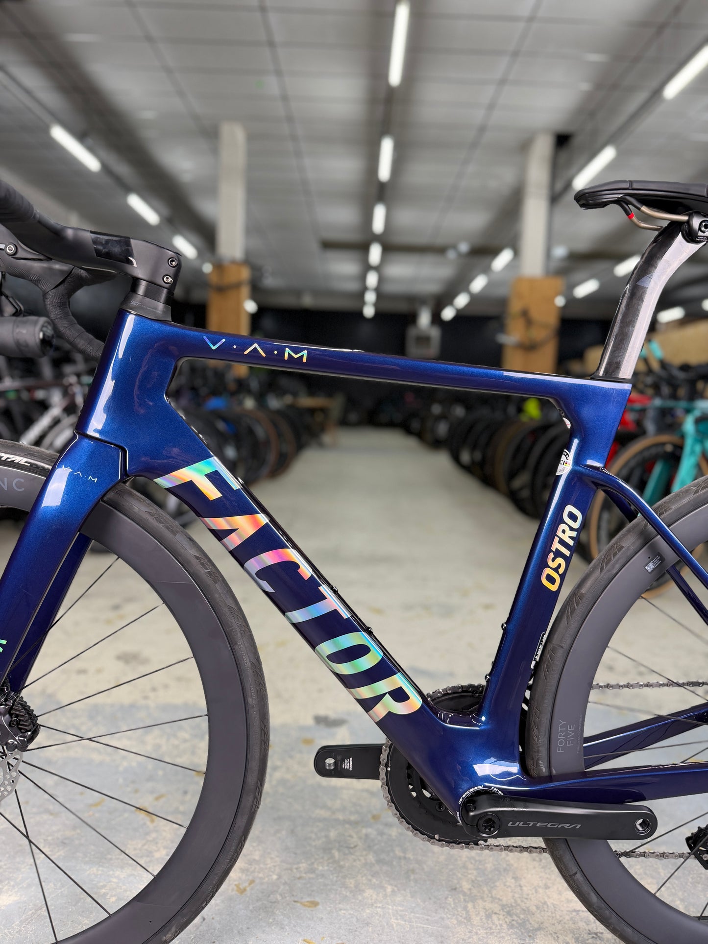 NIEUW Factor Ostro VAM Di2 Carbon Racefiets