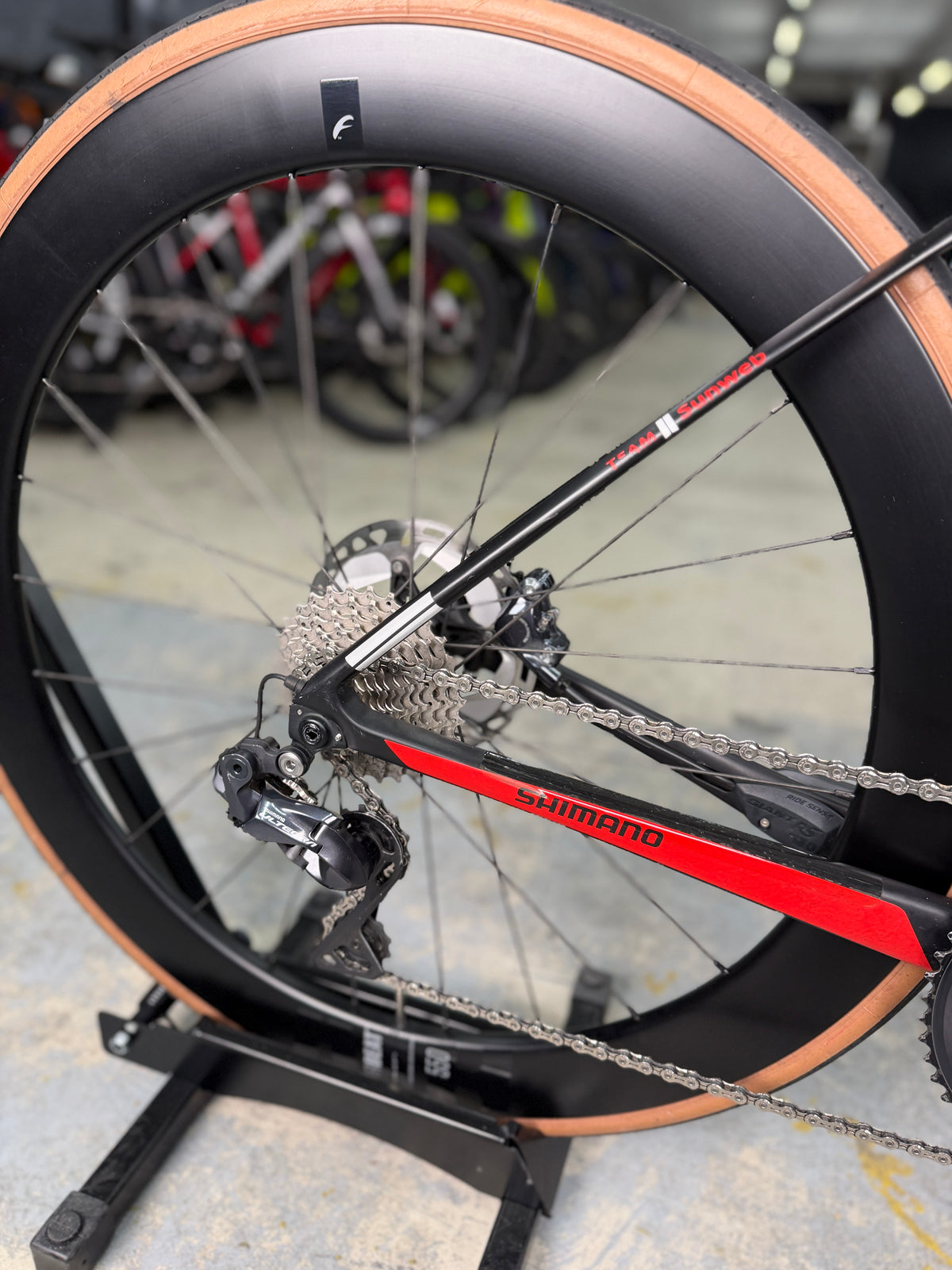 Giant Defy SL Di2 Carbon Road Bike