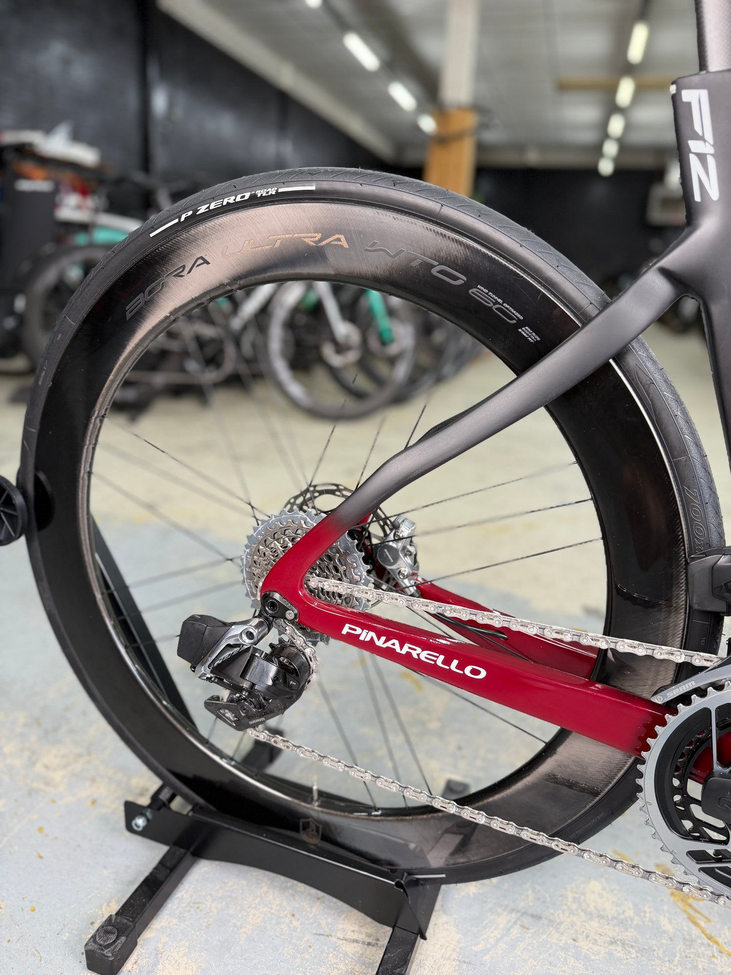 Pinarello Dogma F12 INEOS Team eTap Carbon Racefiets