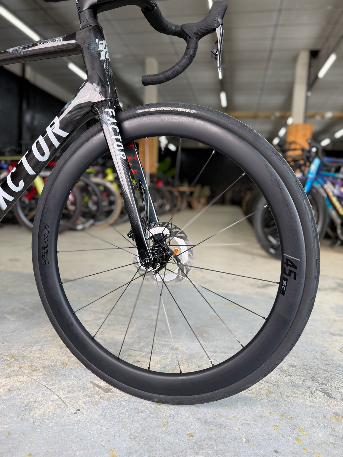 NIEUW Factor O2 VAM Di2 Carbon Racefiets