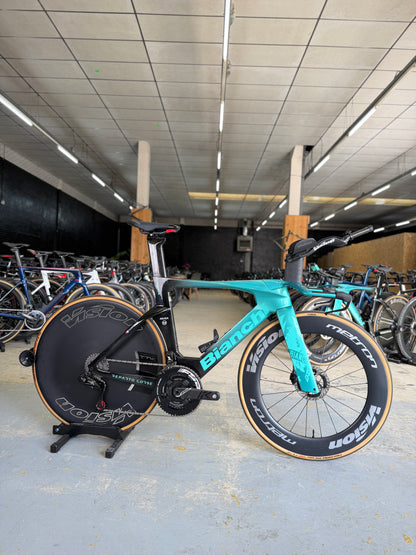 Bianchi Aquila RC Disc Di2 Carbon Road Bike
