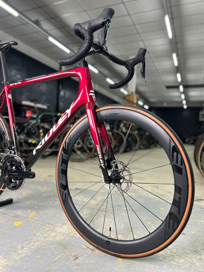 Showroom model Ridley Helium SLX Di2 Carbon Race Bike