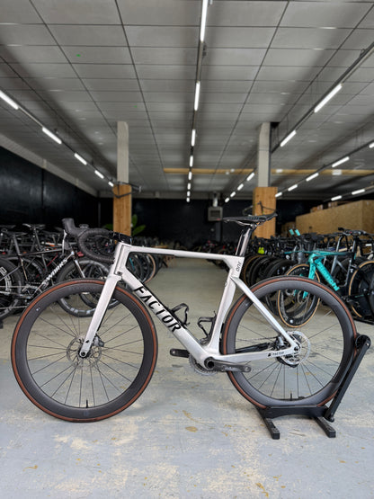 Factor ONE AXS Carbon Racefiets