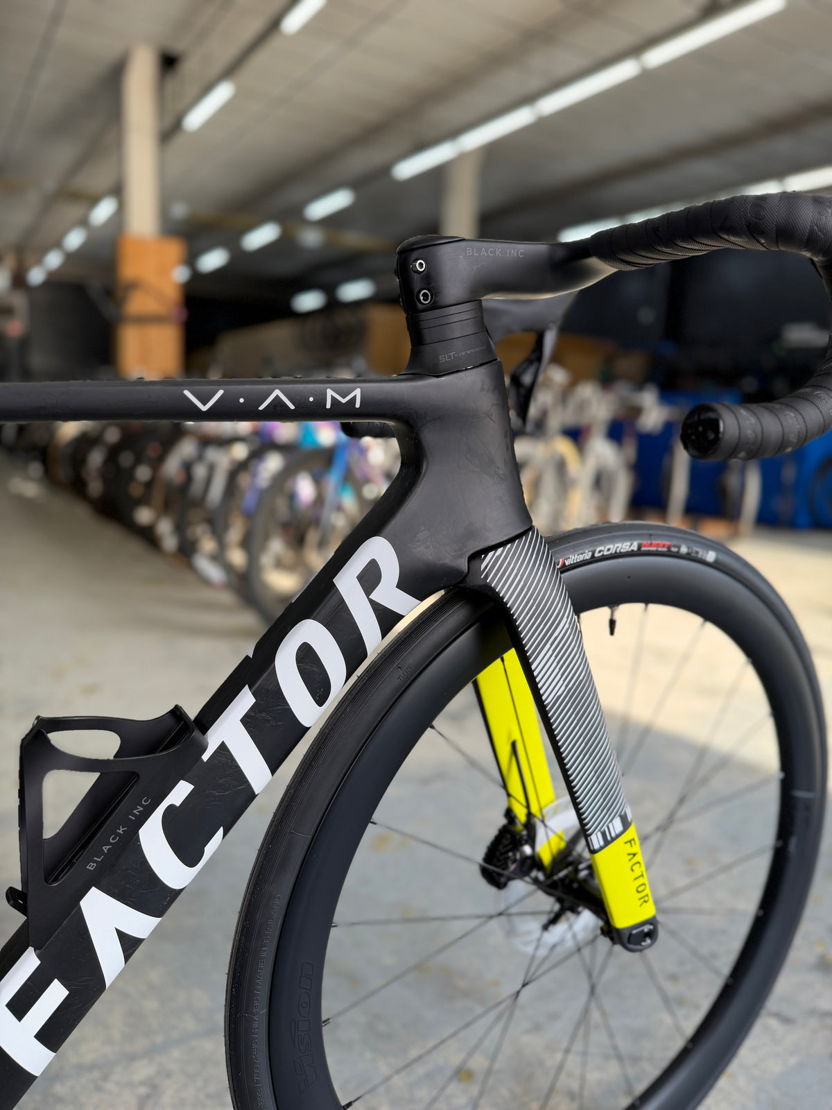 NIEUW Factor Ostro VAM Di2 Carbon Racefiets