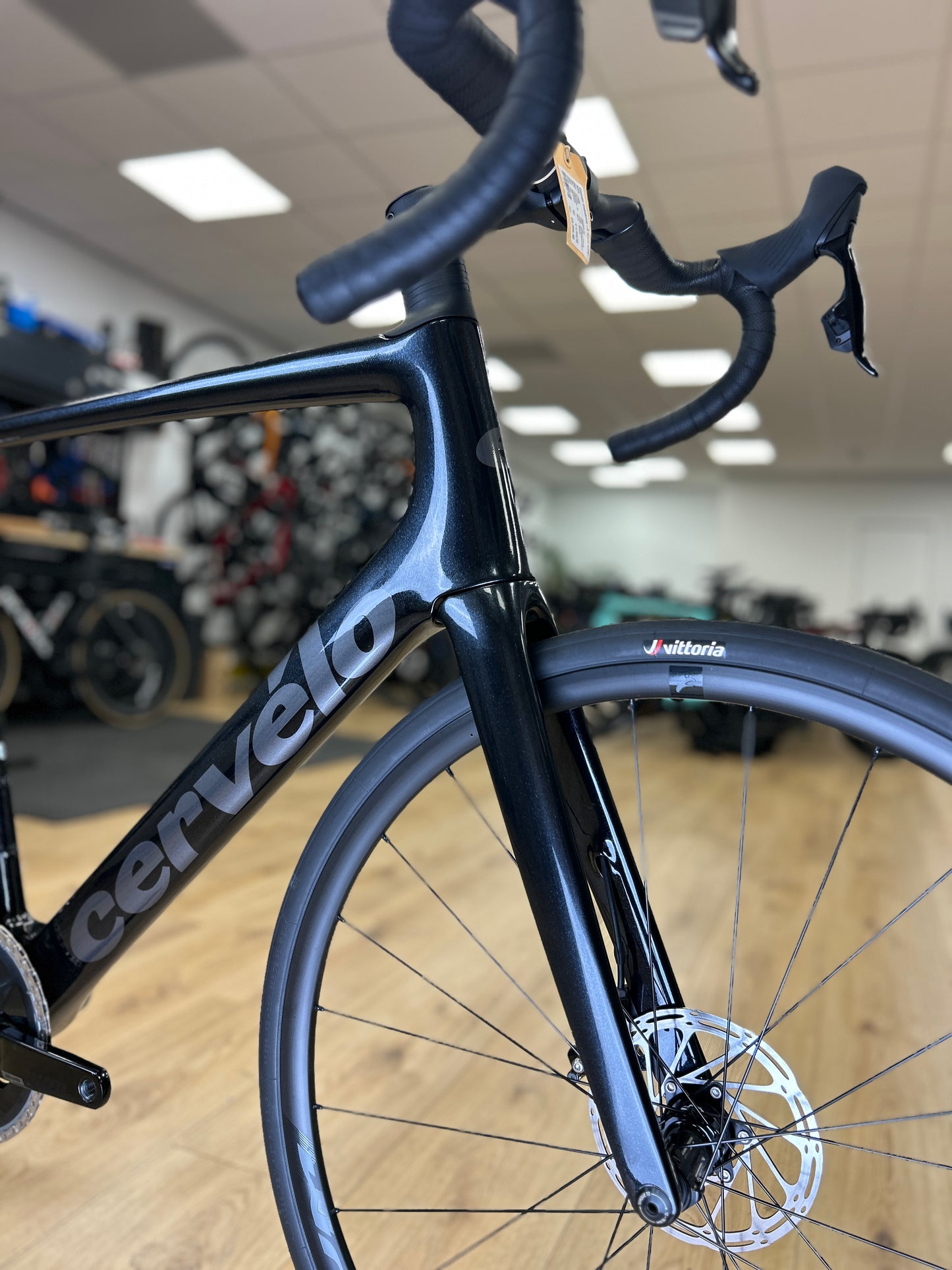 0km Showroom Model Cervélo Caledonia-5 AXS Carbon Racefiets