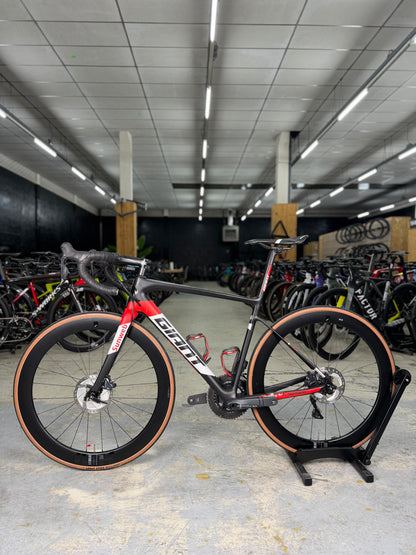 Giant Defy SL Di2 Carbon Road Bike