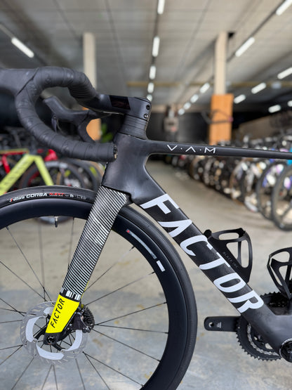 NIEUW Factor Ostro VAM Di2 Carbon Racefiets