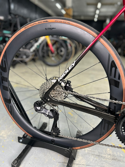 Showroom model Ridley Helium SLX Di2 Carbon Race Bike