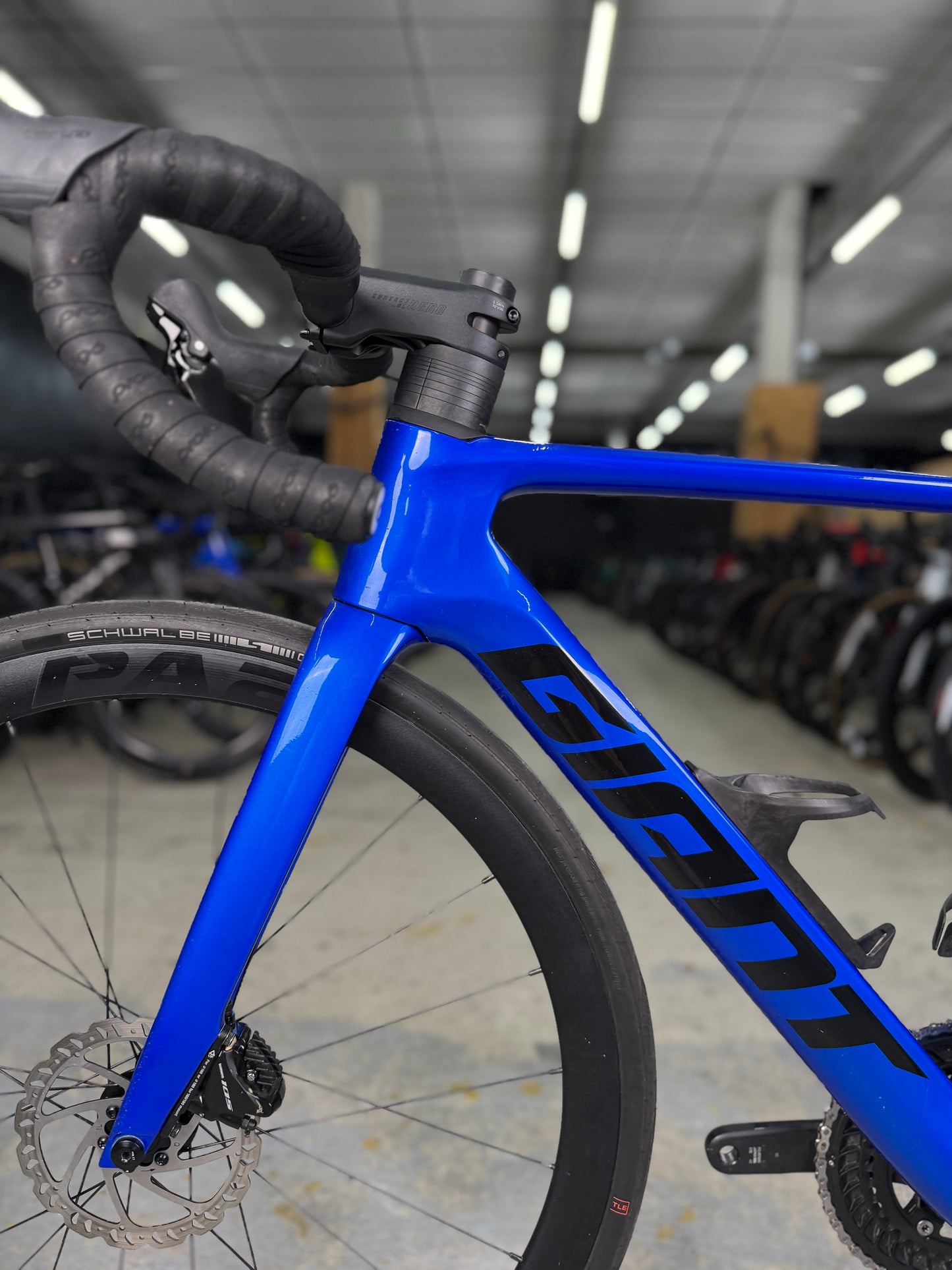 Giant Propel Advanced 2 Carbon Road Bike