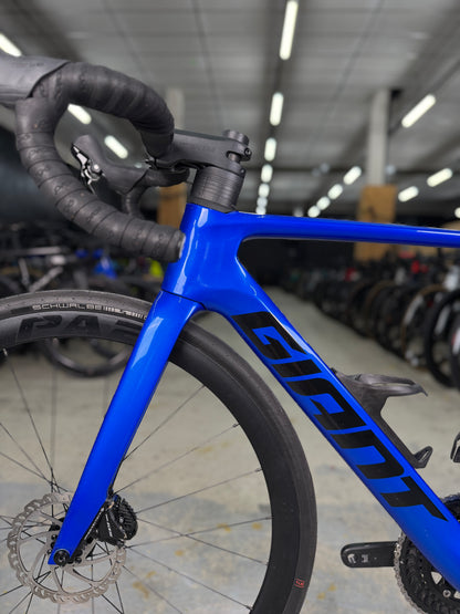 Giant Propel Advanced 2 Carbon Road Bike