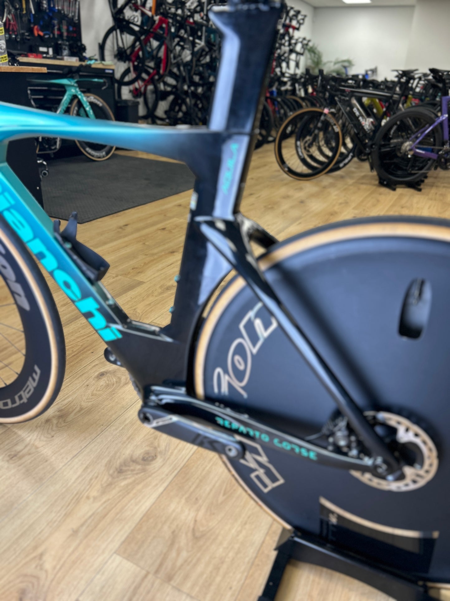 Bianchi Aquila RC Disc Di2 Carbon TT