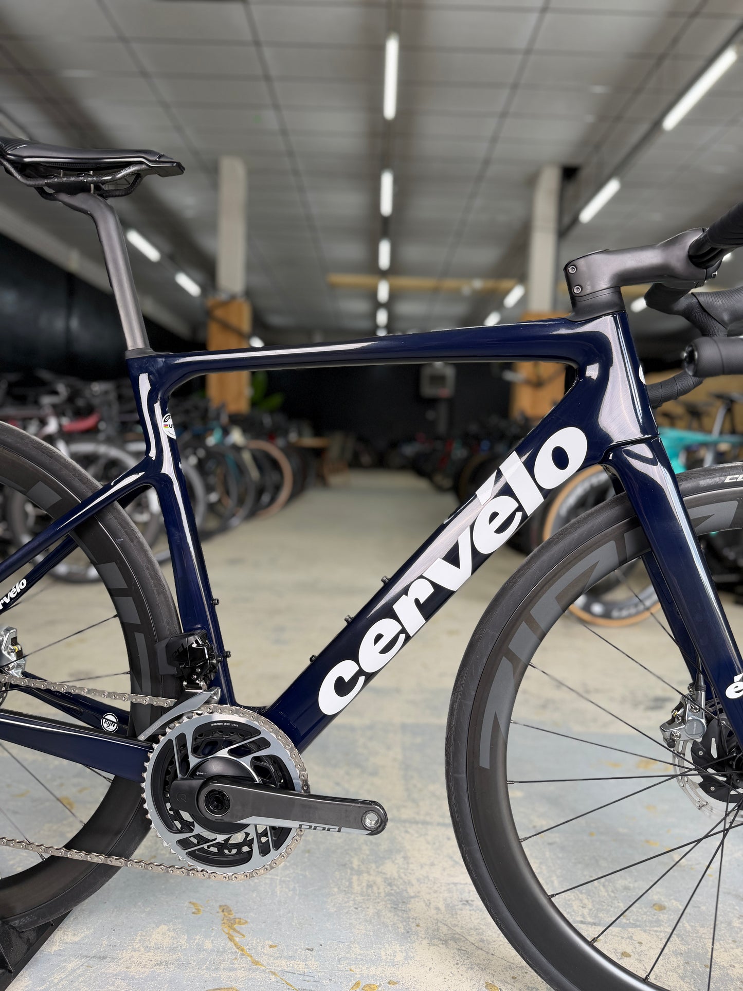 Cervélo Caledonia-5 Red eTap Carbon Racefiets