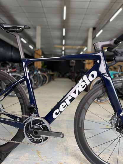 Cervélo Caledonia-5 Red eTap Carbon Racefiets