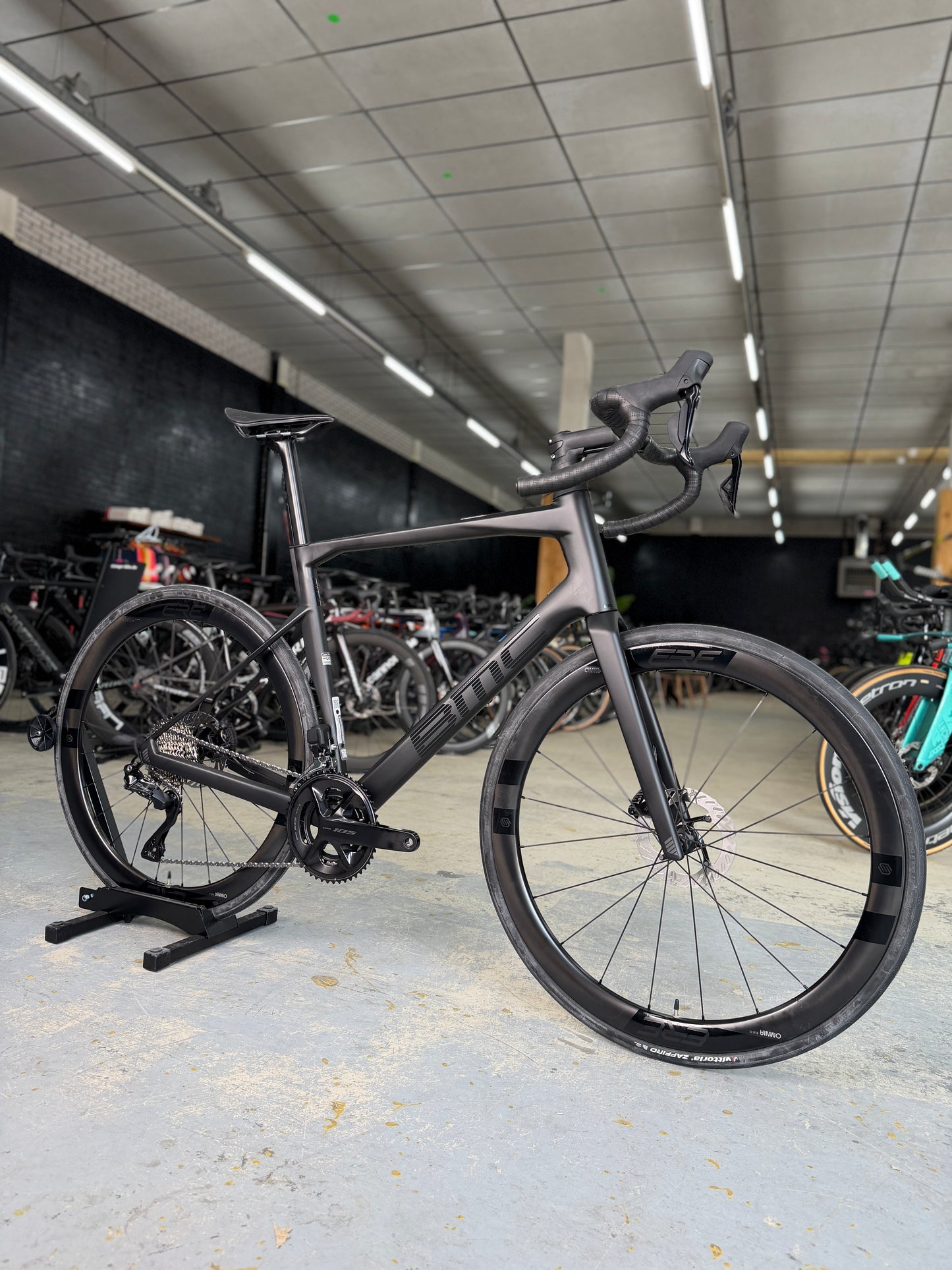 NIEUW BMC Roadmachine Di2 Carbon Racefiets