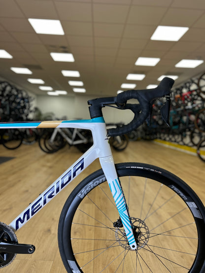 SHOWROOM MODEL 0km Merida Scultura 5000 Di2 Carbon Racefiets