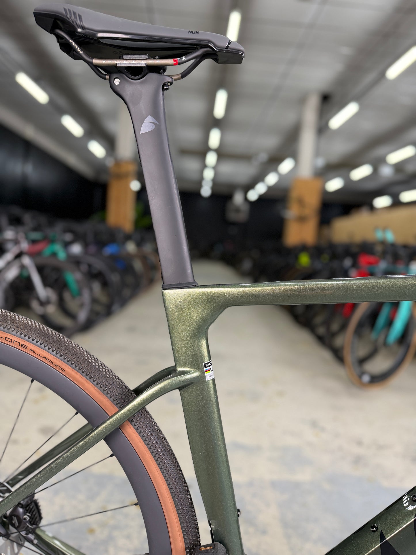 NIEUW Factor Ostro Gravel GRX Di2 Gravel Fiets
